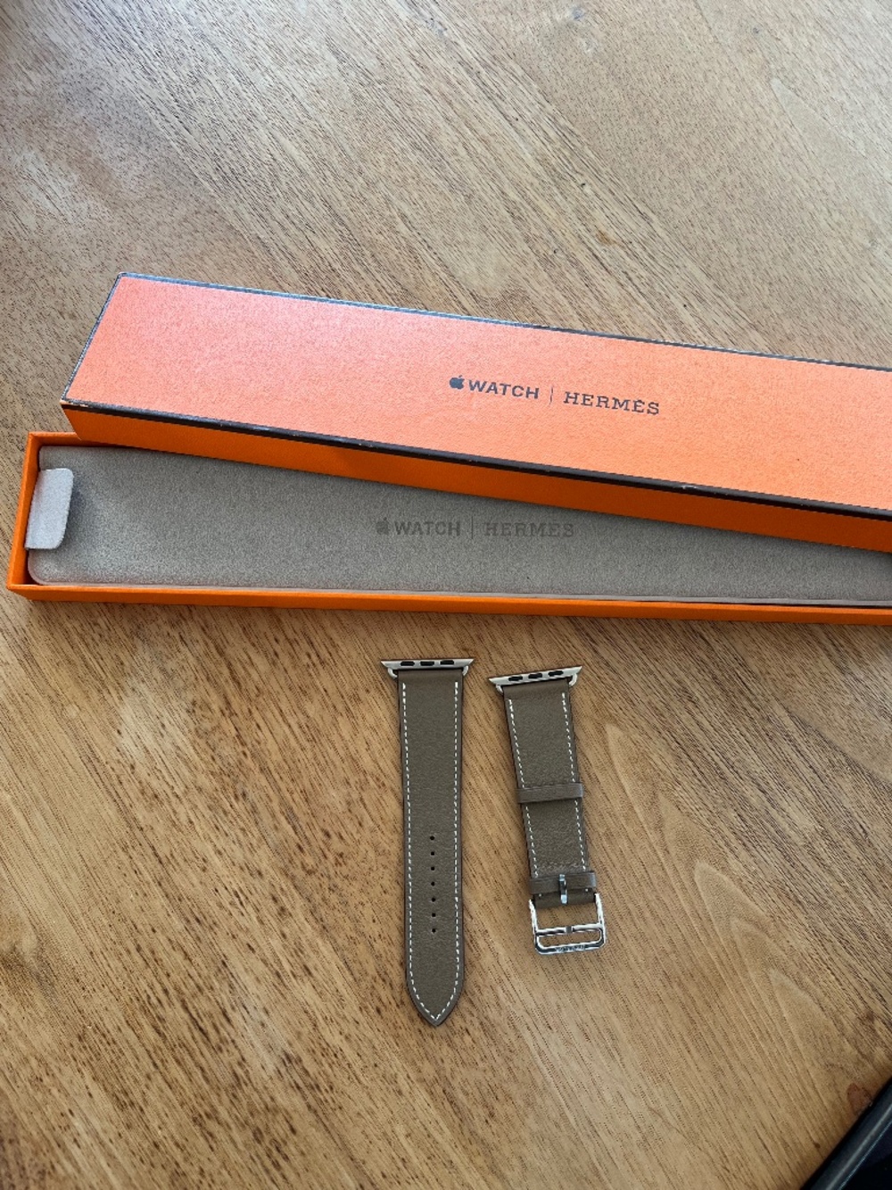 Apple Watch Auth. Hermès Single Tour — Étoupe Swift Leather | 42mm/44mm/45mm NIB
